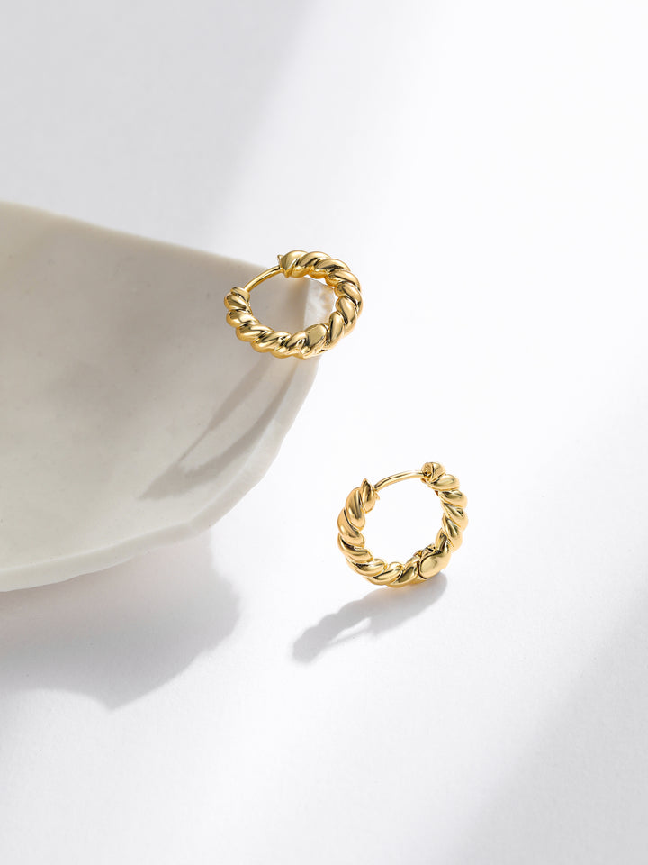 Example: Twisted Earrings with 18K Gold Plating