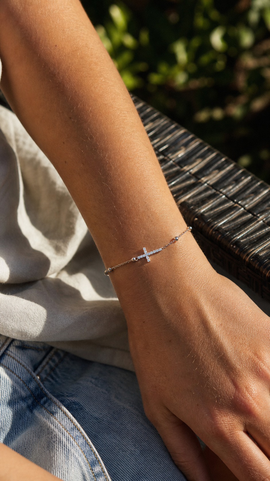 Elara Pavé Cross Bracelet
